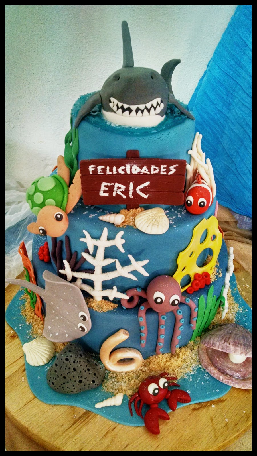 Tarta fondant de tres pisos el rey del océano Tarta fondant de tres pisos