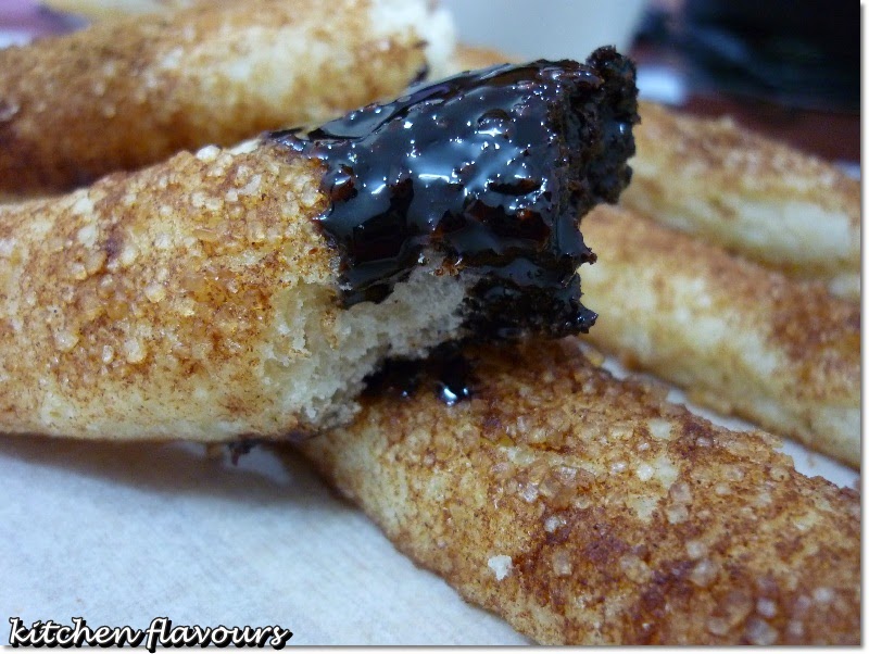 kitchen flavours Cinnamon Bread Stick with Chocolate Sauce