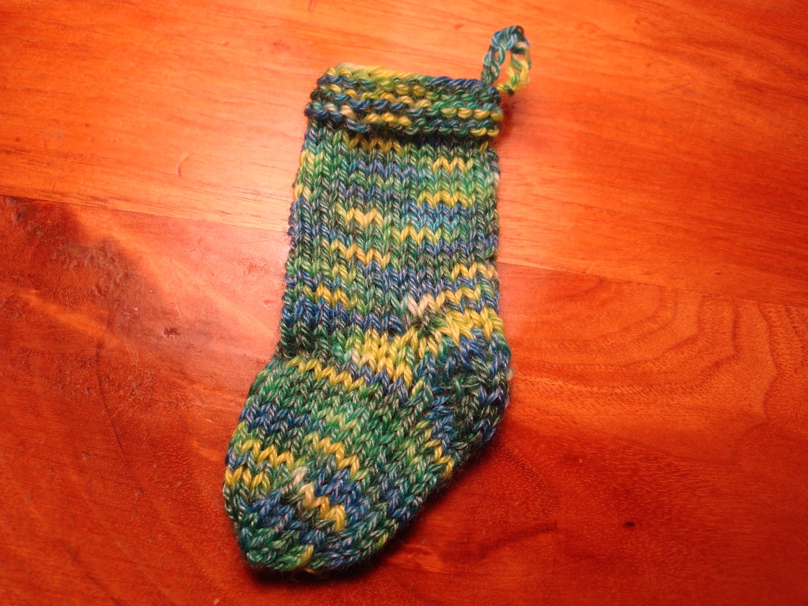 Kims Knitting Korner: Mini-Mitten Ornament: Free Pattern