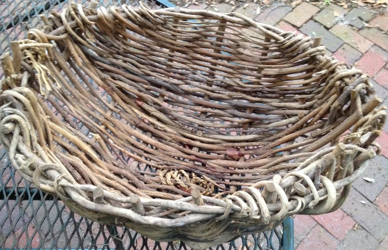 floridacreate Weaving Natural Materials on a Tomato Cage
