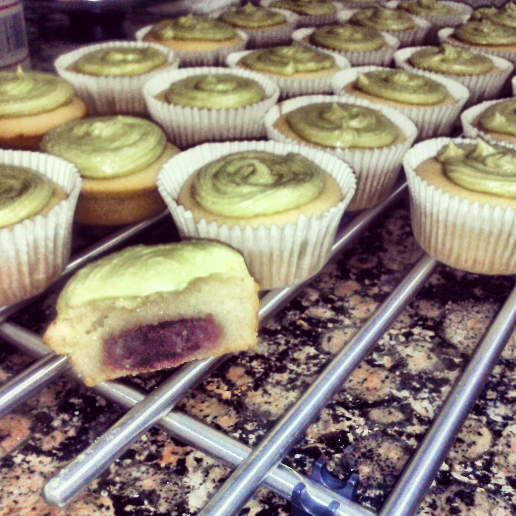 Ally in Cali: The cupcake that started it all: red bean mochi cupcakes with green tea ...1024 x 1024