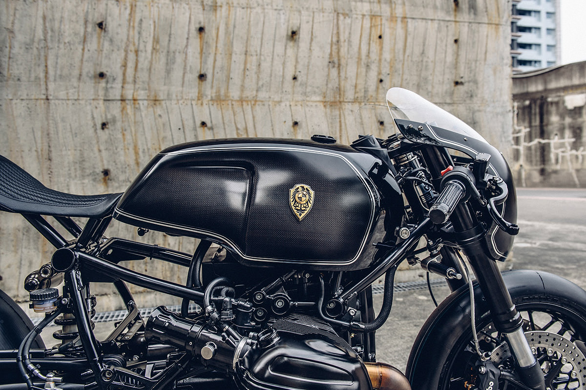 Bavarian_Fistfighter_BMW_RNineT_Rough_Crafts_Moto-Mucci%2B%25281%2529.jpg