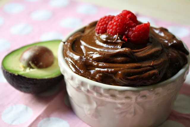 CHOCOLATE-AVOCADO MOUSSE WITH RASPBERRIES CHOCOLATE-AVOCADO MOUSSE WITH RASPBERRIES