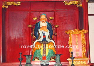 Statue of Confucius