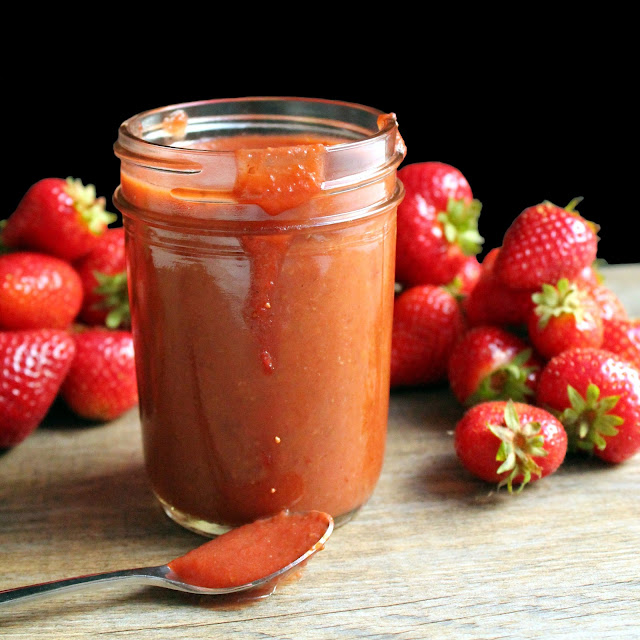 Strawberry and Basil Grilled Cheese with StrawberryChipotle Dipping