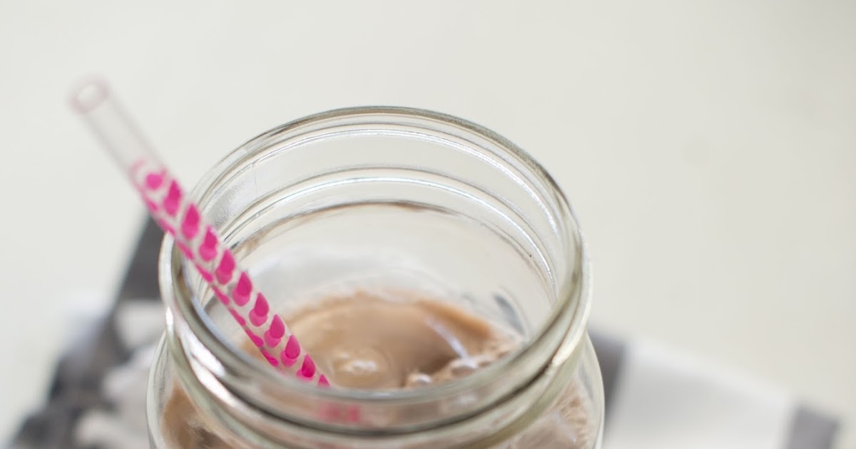 Domestic Fashionista Skinny Almond Joy Iced Coffee Recipe