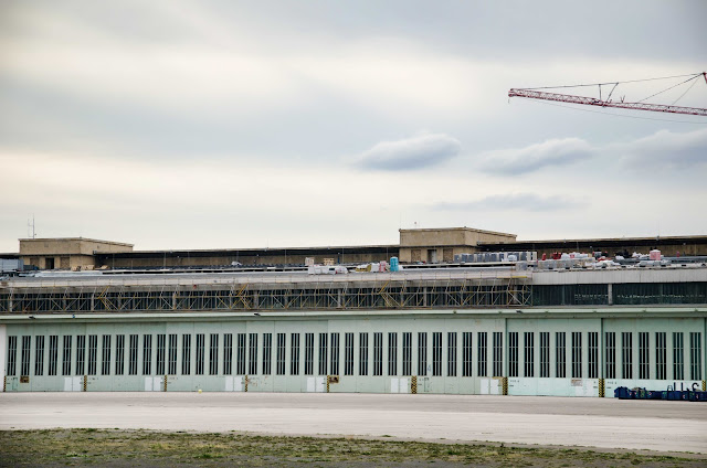 Baustelle Dacharbeiten, Ehemaliger Flughafen Berlin-Tempelhof, Neukölln, 08.06.2015