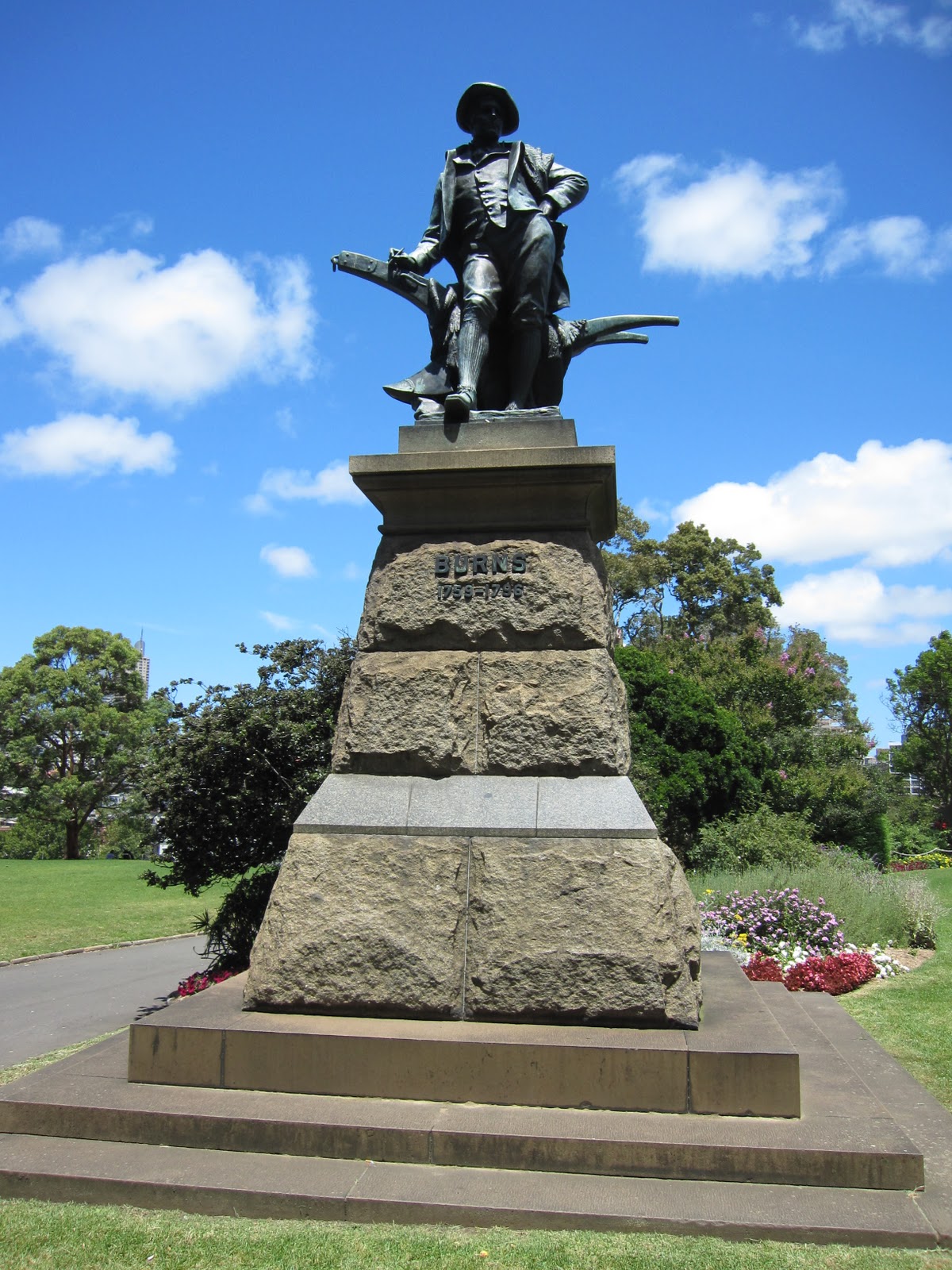 Sydney City and Suburbs The Domain, sculpture, Robert Burns