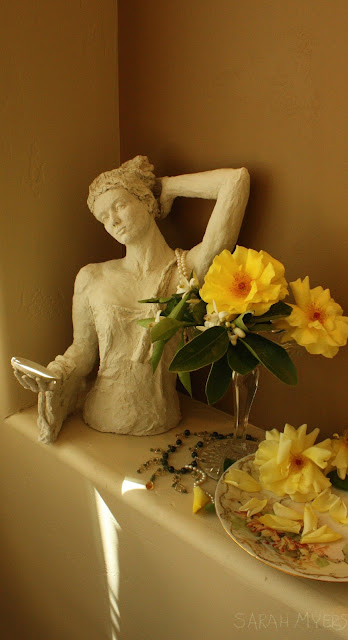 Sculpture, Woman with Mirror by Sarah Myers. Photographic still-life sculpture, interior, woman, sarah, myers, art, sculptor, still-life, nicho, living, roses, arte, escultura, mirror, figurative, classic