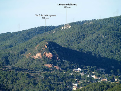La Penya del Moro i el Turó de la Bruguera des del carrer de Can Cartró La Penya del Moro i el Turó de la Bruguera des del carrer de Can Cartró