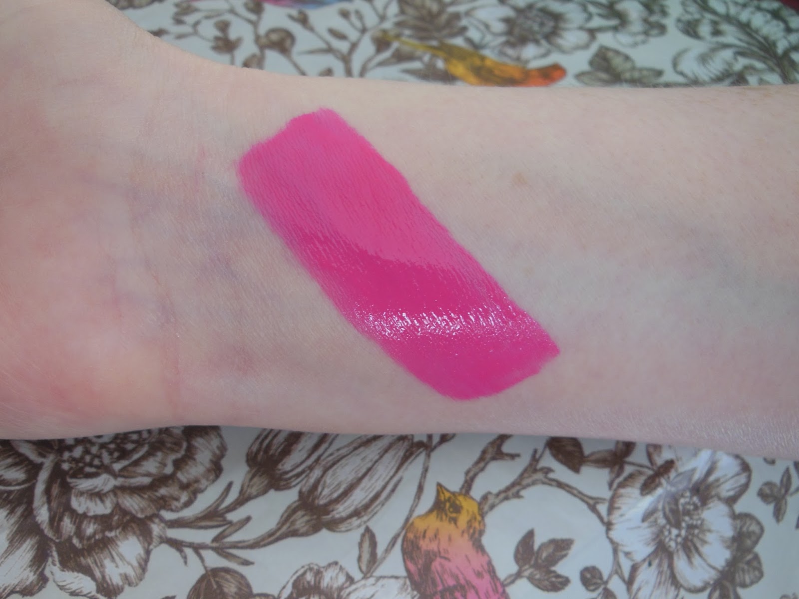 L'Oreal Glam Matte Lip Gloss review Tales of a Pale Face UK beauty blog
