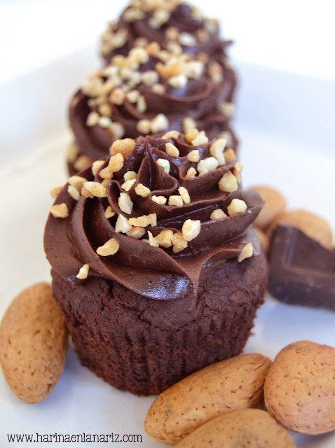 cupcakes de chocolate con almendras