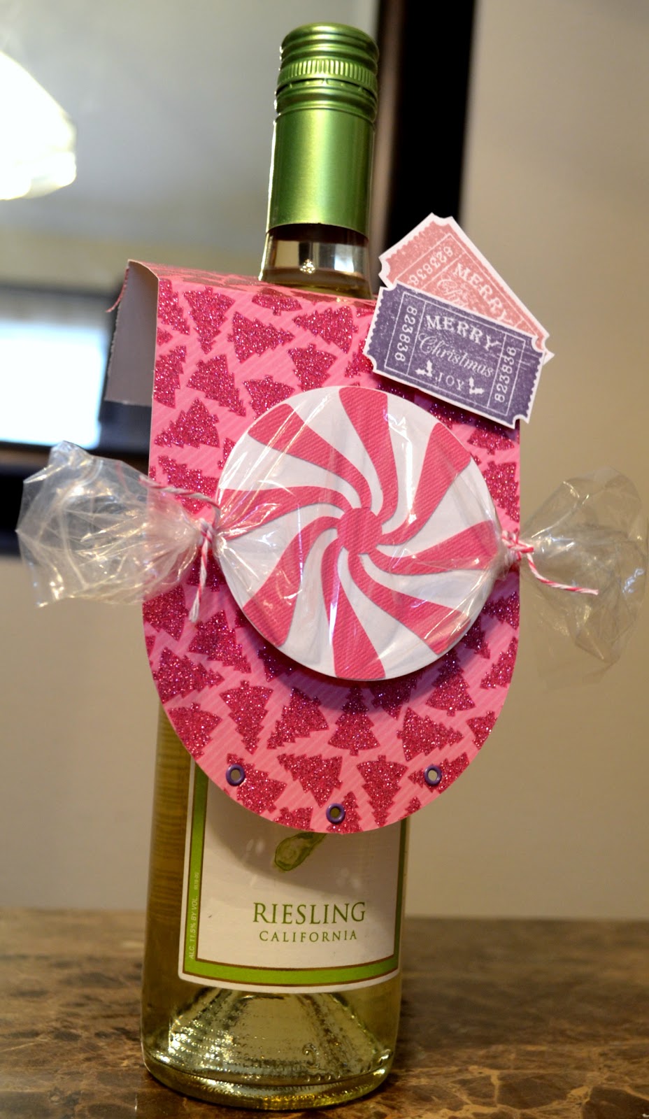 19Eighty Expressions Quick and Easy Wine Bottle Topper