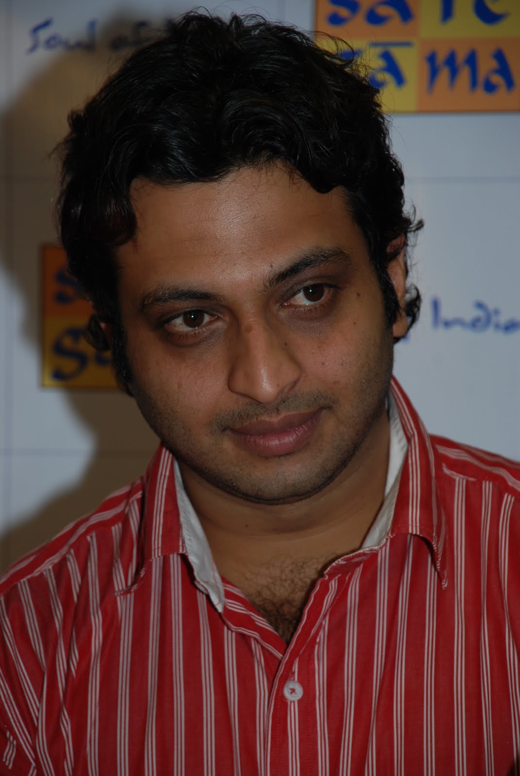 http://4.bp.blogspot.com/-fR4GCzAbHM8/UGilPH7msAI/AAAAAAAAD5s/vW-r9G2HHN8/s1600/amol+kolhe+marathi+actor+photo.JPG