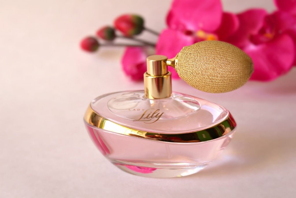 Beauty Touch REVIEW LADY LILY ESSENCE O BOTICÁRIO