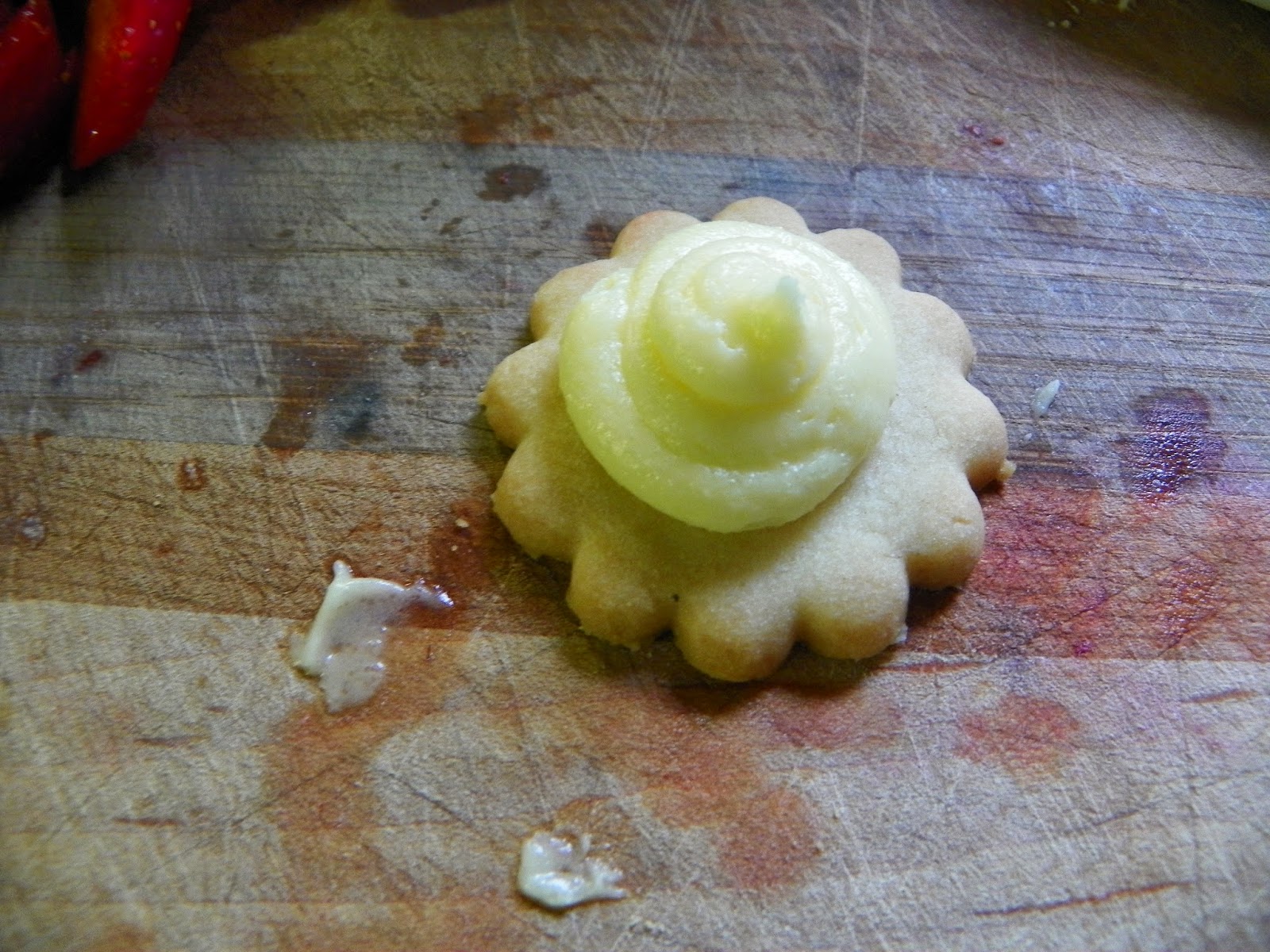 Dicky Bird's Nest Week 18 Strawberry Shortbread Cookies