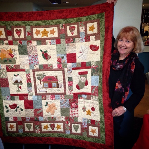 HAVE YOU SEEN MY HOLLY COTTAGE CHRISTMAS QUILT..CONTACT ME IF YOU HAVE