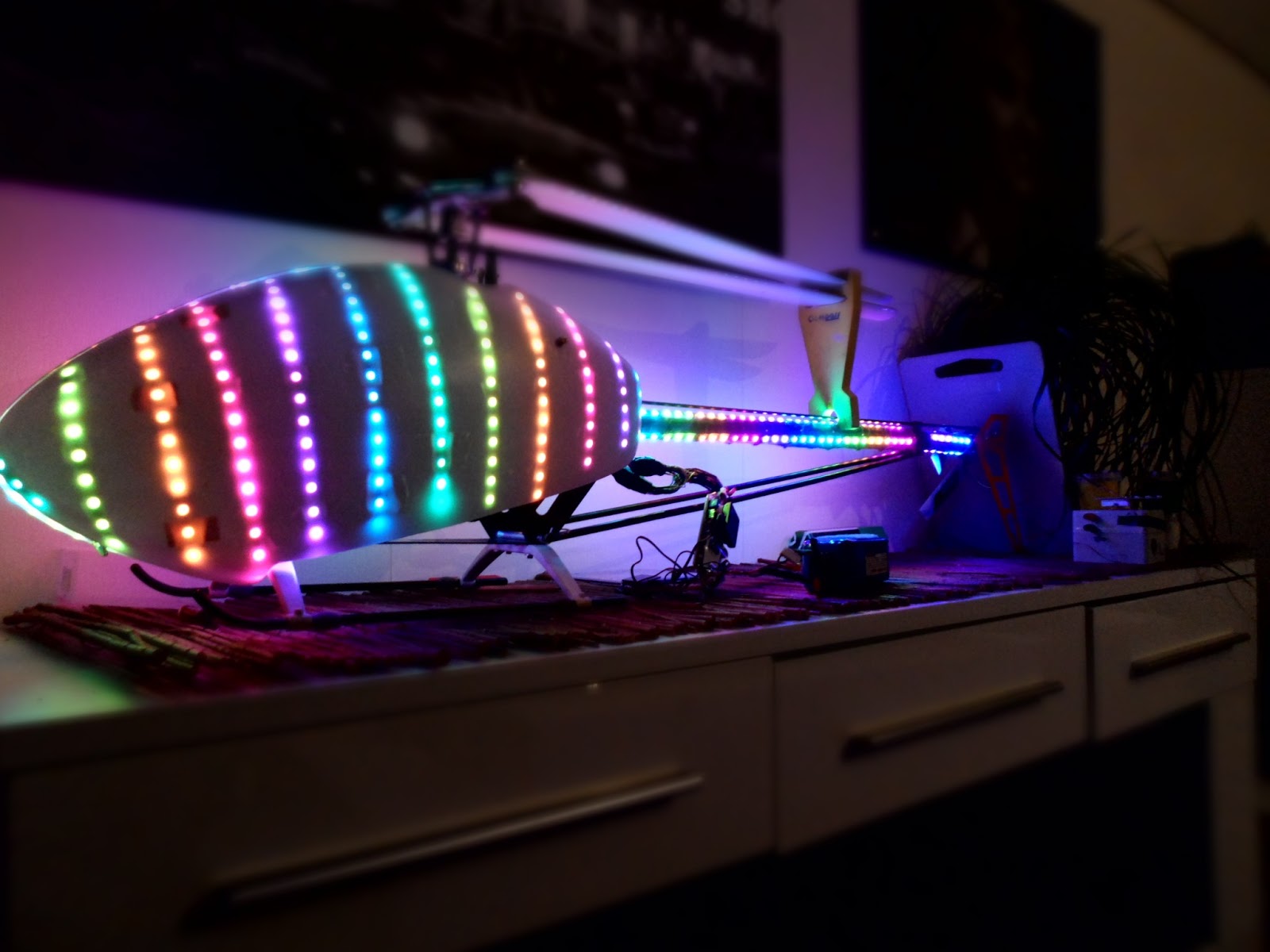 led wohnzimmerlampe:RGB-Helikopter => Wohnzimmerlampe 😉 – Sonstige LED Basteleien led wohnzimmerlampe:RGB-Helikopter => Wohnzimmerlampe 😉 – Sonstige LED Basteleien
