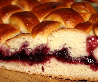 Сдобный пирог с джемом