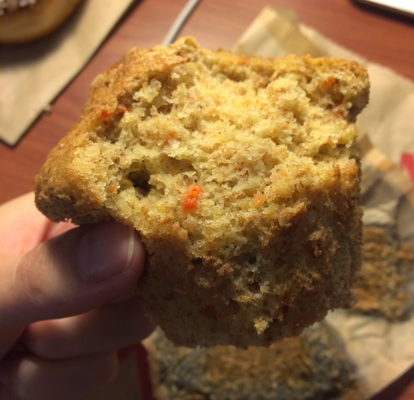 Muffin Grains Entiers Carottes Et Orange From Tim Hortons / ティム・ホートンズの