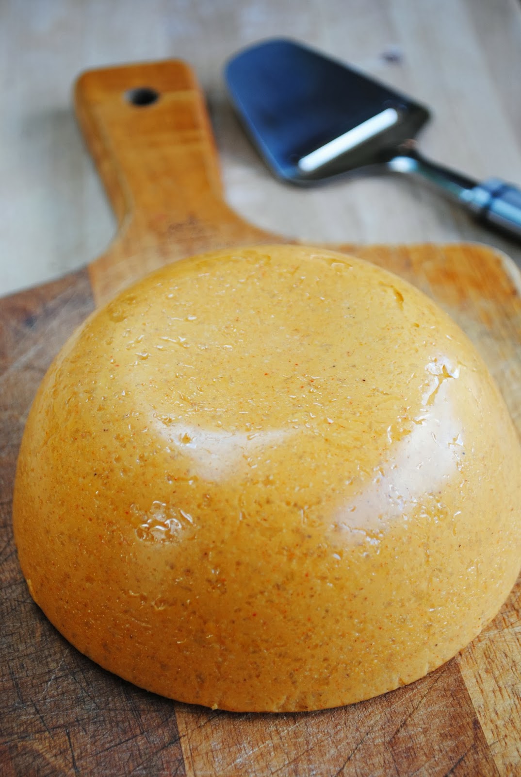 Vegan Cheddar juust kookospiimast (sulab ka!) Taimetoit.ee