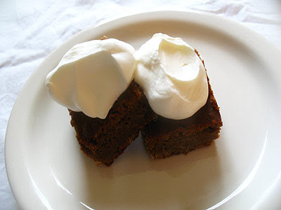 gingerbread with whipped cream