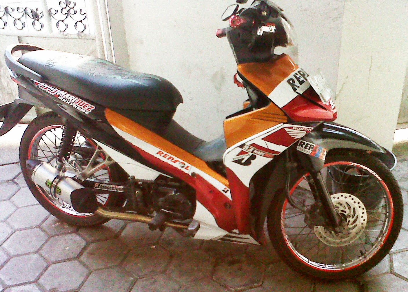 Modif Motor Revo 110cc kumpulan foto modifikasi motor absolut revo terlengkap Modif Motor Revo 110cc kumpulan foto modifikasi motor absolut revo terlengkap