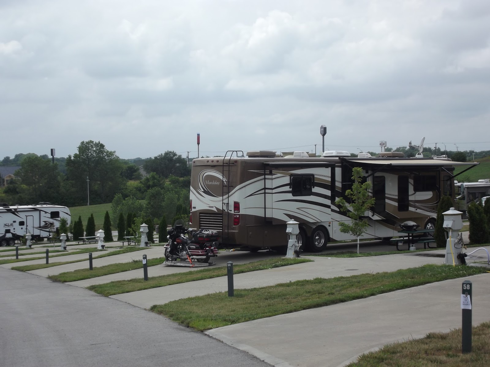 Keeping Track of the Jones' Missouri, Kansas City Tuesday, July 30