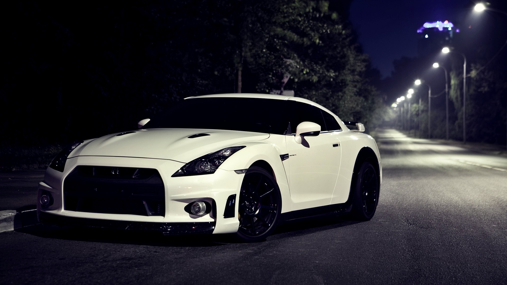 White Nissan 35 GTR at Night - High Definition Wallpapers - HD wallpapers