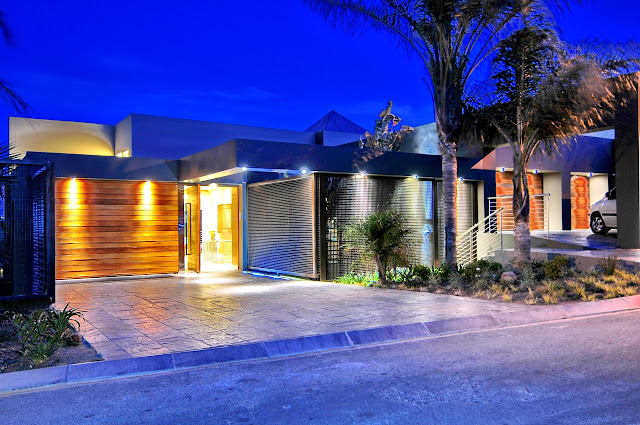 House Tat by Nico van der Meulen Architects Picture of the mansion as seen from the street