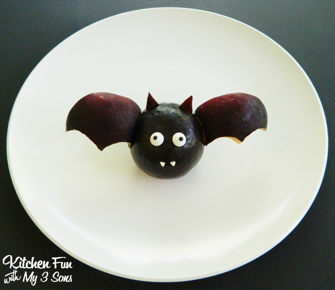 Kitchen Fun With My 3 Sons Halloween Fruit Bat Snack