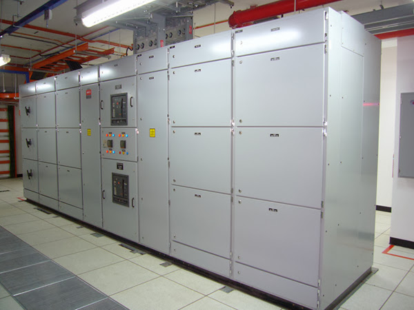 Kakilapan Papan Suis Utama Voltan Rendah