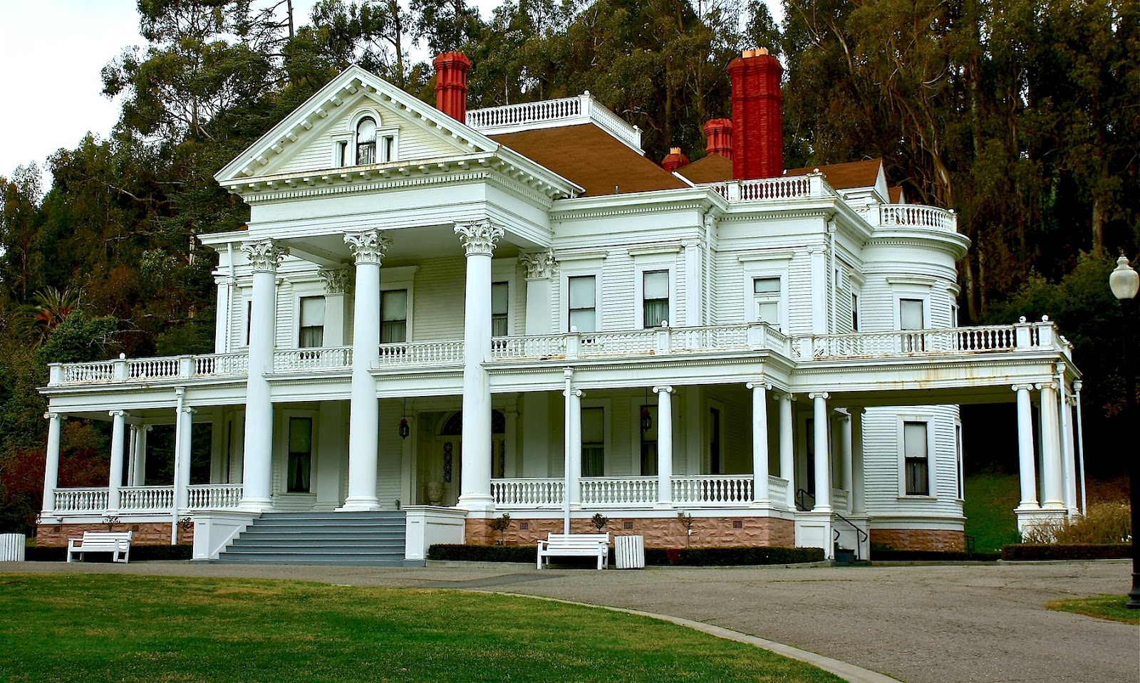 Oakland Daily Photo D is for Dunsmuir House