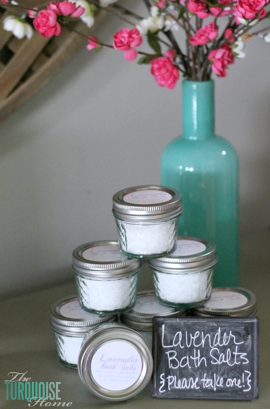5+lavender bath salts 12 Gifts for Gals 31