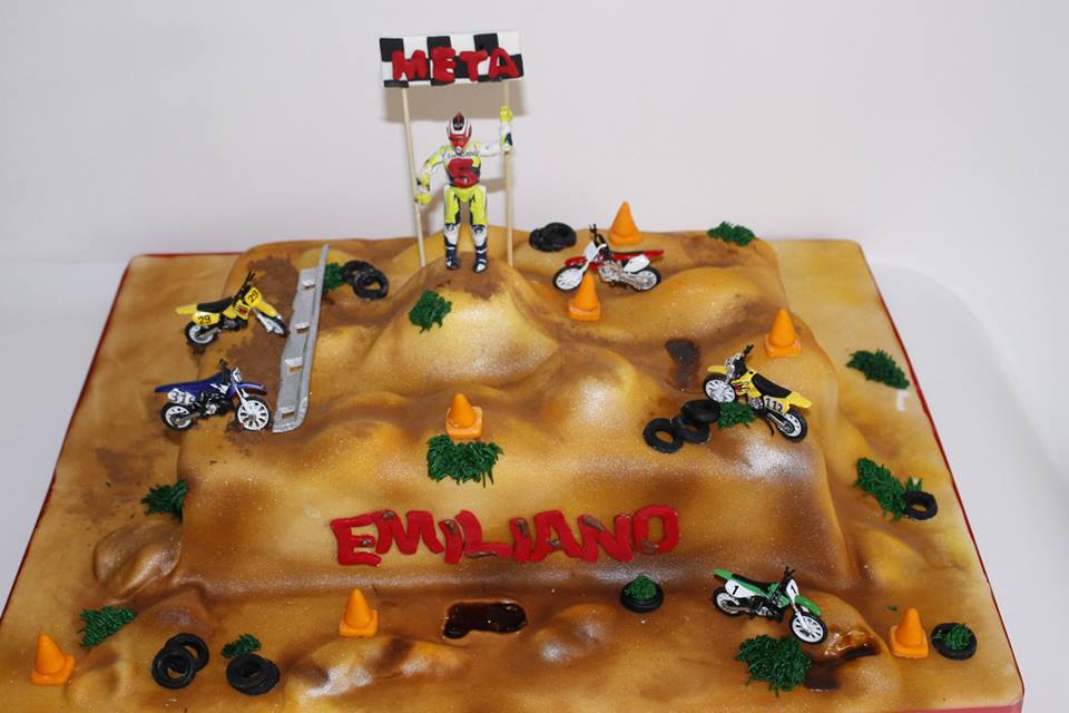 Motocross cake  Torta de motos, Tortas temáticas, Tortas artísticas