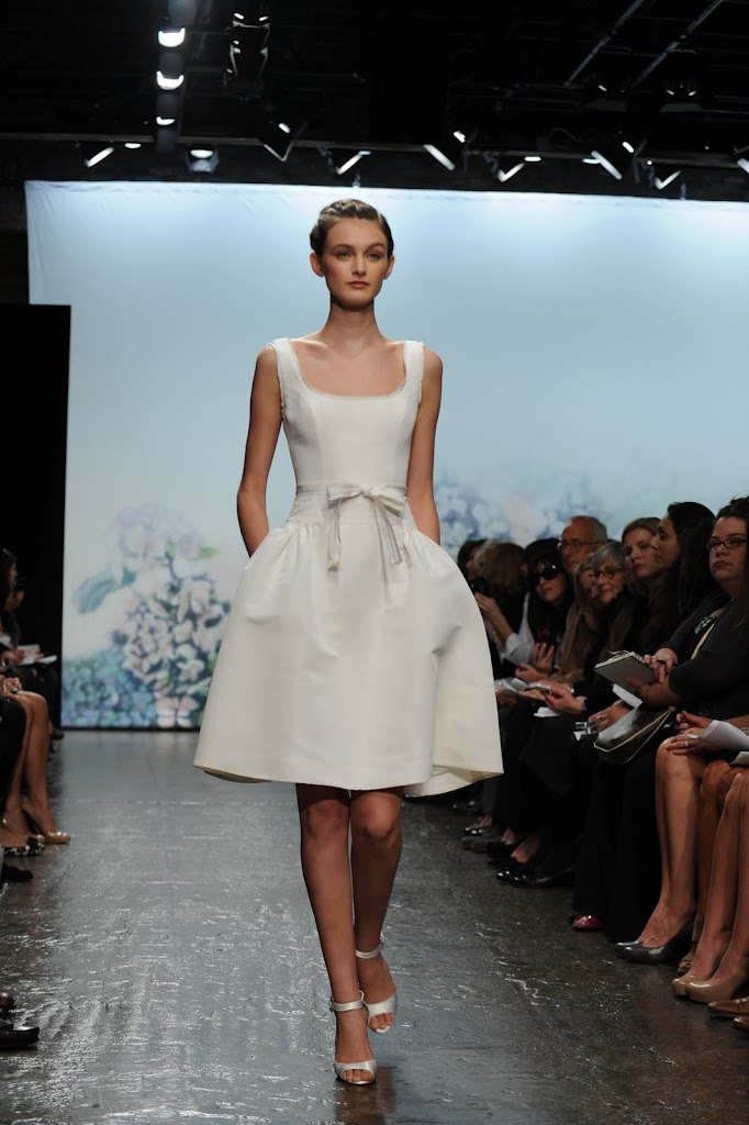 Monique_Lhuillier_Wedding_Dress_Short_Bow