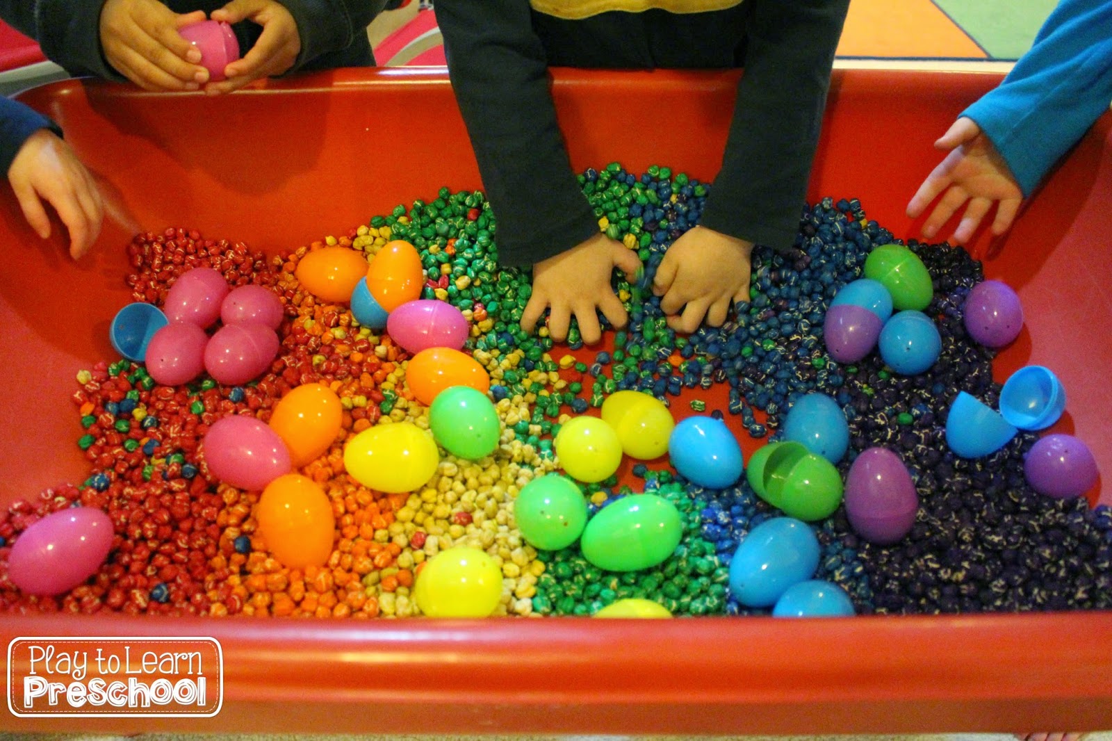 Spring Rainbow Sensory Table | Play to Learn Preschool | Bloglovin’