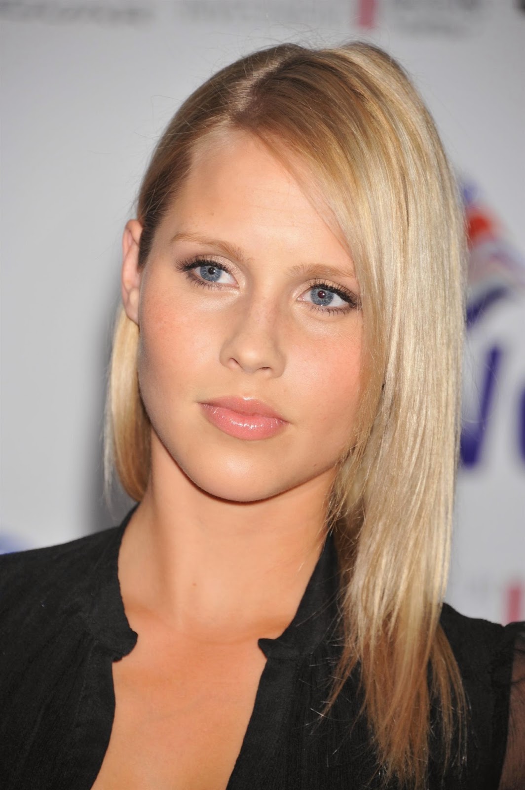 Claire Rhiannon Holt Hot Australian actress HD photo Claire Rhiannon Holt Hot Australian actress HD photo