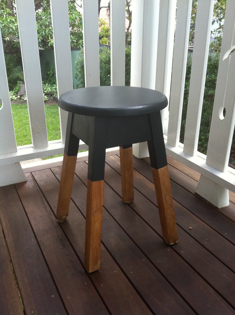 Fun and VJs Chalk paint makeover of a milking stool