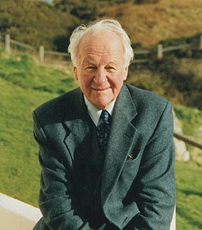 Theoblogy: John Stott Passes Away
