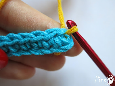 Joining New Yarn - step by step instruction by Pingo - The Pink Penguin