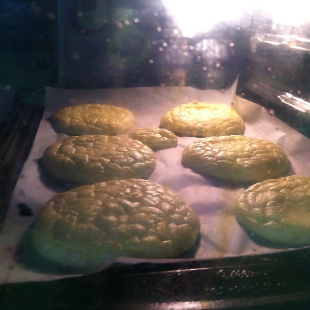 Mom in a crunch! "oopsie" bread