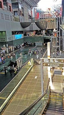 Hotel Granvia is suitable both travelers and business, www.meheartseoul.blogspot.sg | Kyoto Station and Kyoto Tower