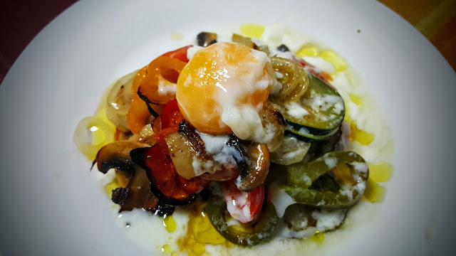 Huevos Sobre Verduras Al Horno
