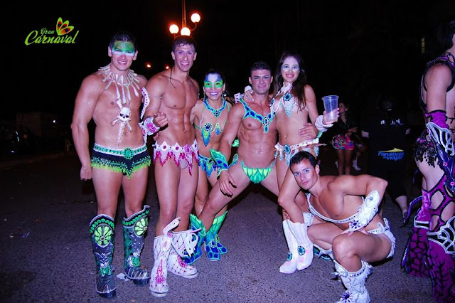 colorido y plumas carnaval Gualeguachu ER 2013