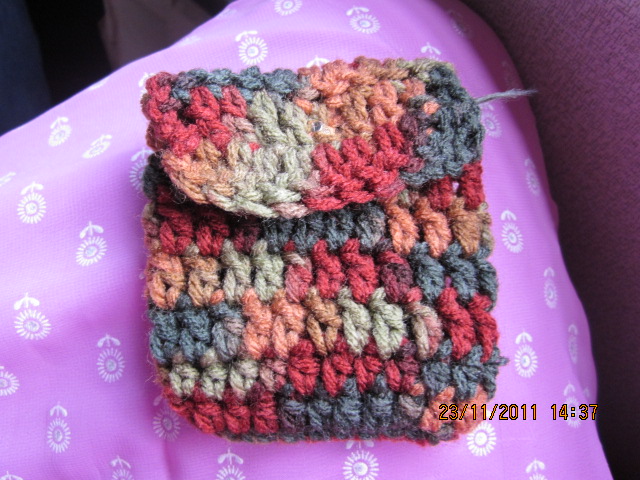CREATIVE HALL: EASY CROCHET COIN PURSE