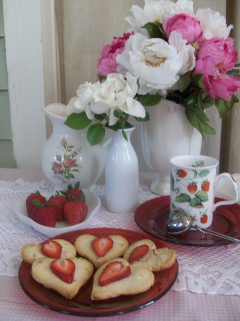 celebrating strawberry season with pecan strawberry shortbread cookies