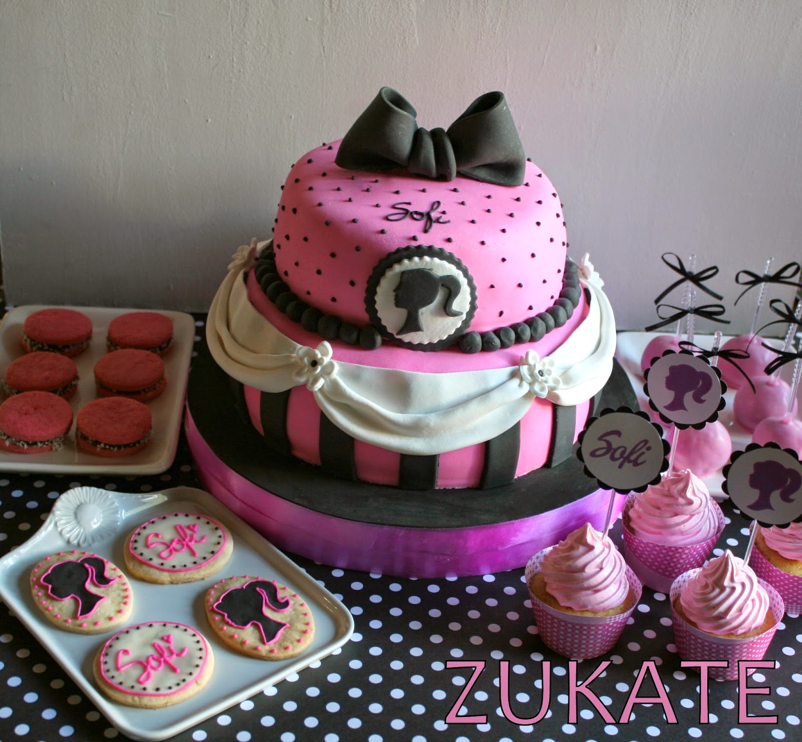 mesa de dulces barbie