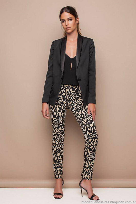 Follow by Email viernes, 9 de agosto de Pantalones para dama Los colores mas utilizados en los pantalones para las damas son: el color negro, azul, dorado. Todos los pantalones que uses lo puedes combinar con: blusas en seda, tops, corpiños brillantes o con lentejuelas y chaquetas. largos en colores de moda (1) largos para fiesta de graduación (1).