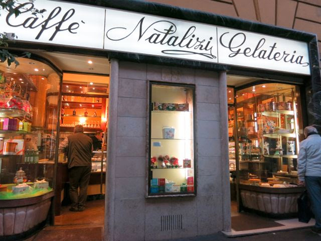Natalizi {pastries in Rome} www.ElizabethMinchilliinRome.com Natalizi {pastries in Rome} www.ElizabethMinchilliinRome.com